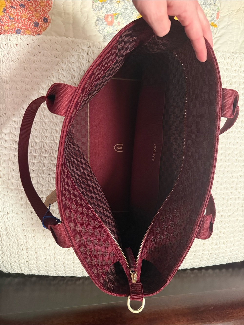 NWT Rothy’s Lightweight Zip Tote in Cabernet Check Knit Pattern - Picture 3 of 13